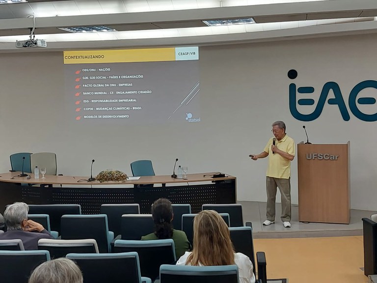 Conferência realizada em 3/12/24, conduzida pelo professor Jorge Oishi